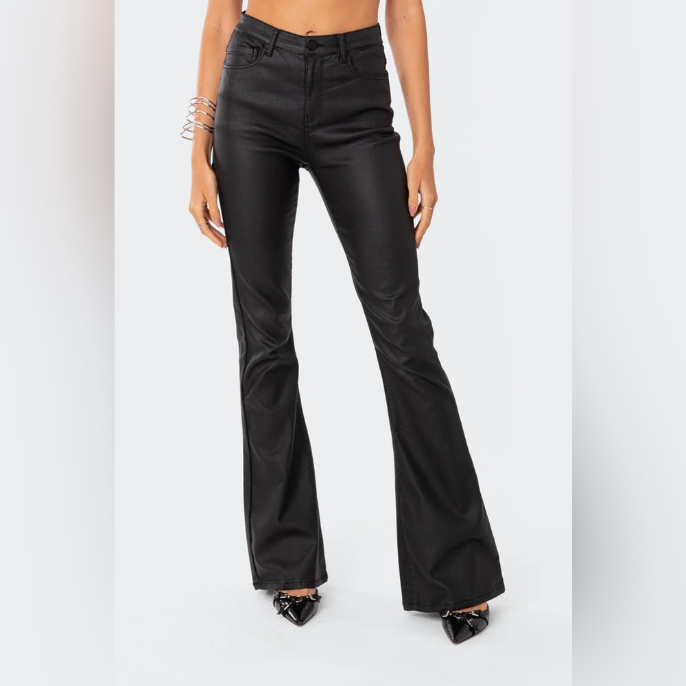EDIKTED FAUX LEATHER FLARE JEANS